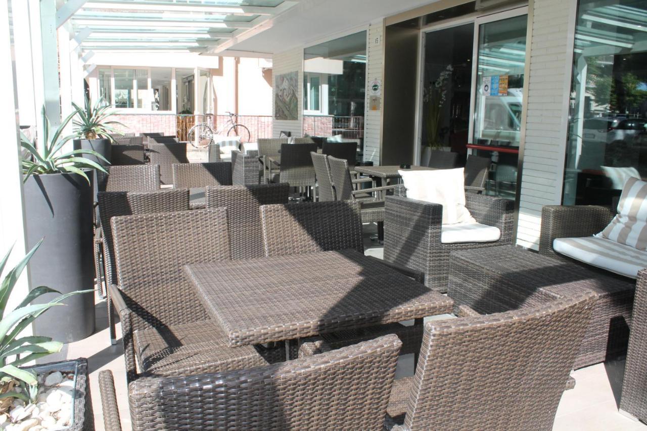 Hotel Vernel Rimini Esterno foto