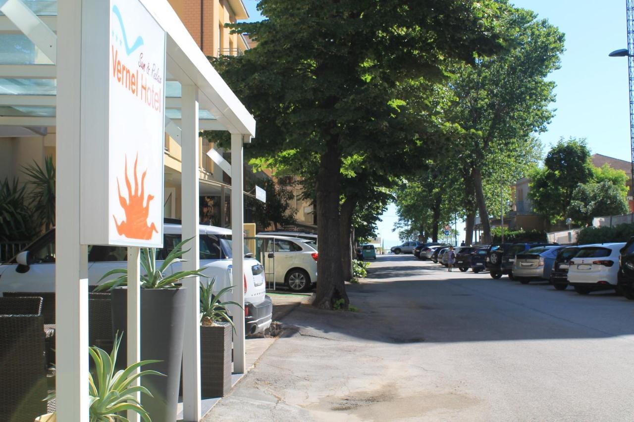 Hotel Vernel Rimini Esterno foto